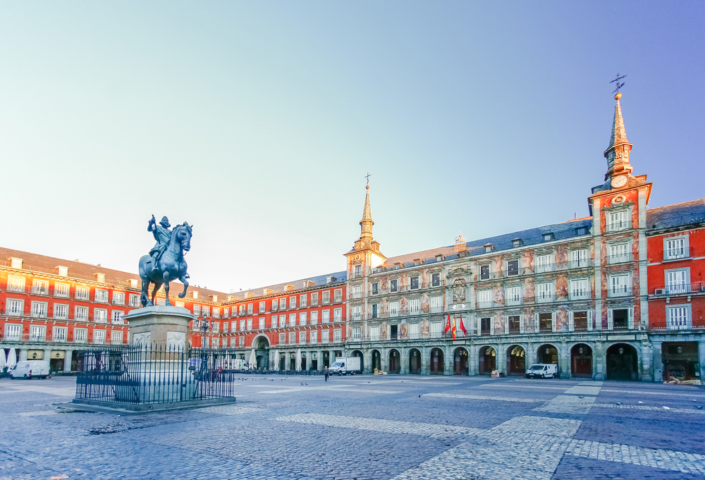 La Plaza Mayor de Madrid et ses façades à arcades