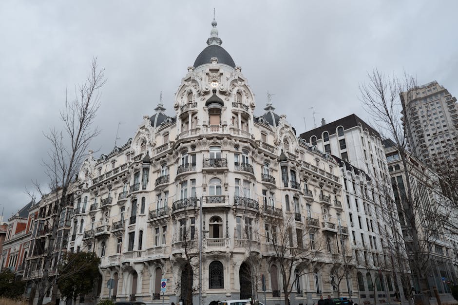 A view of the historic Edificio Grassy i