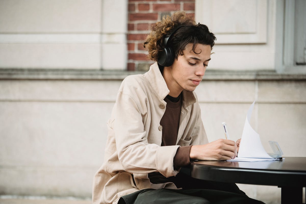 How to Write a Personal Statement That Stands Out (2026)